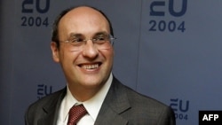 Antonio Vitorino à La Haye, le 18 septembre 2004.