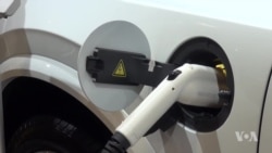 Carmakers Count on Customers’ Desire to Stay Connected