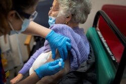 La vacuna para COVID-19 de Pfizer ya se está aplicando en el Reino Unido desde el 8 de diciembre de 2020.