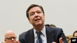 Direktur FBI James Comey bersaksi di Capitol Hill, Washington, Selasa, 1 Mar 2016 ( AP Photo/Jose Luis Magana)