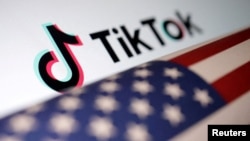 合成资料照：TikTok标志和美国国旗（路透社）