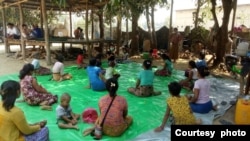 ရခိုင်ပြည်နယ် စစ်တွေမြို့တနေရာရှိ စစ်ရှောင်စခန်းတခုမြင်ကွင်း။ (ဓါတ်ပုံ - UK health programme)