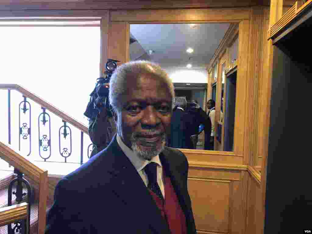 Visiting former U.N. secretary general Kofi Annan in Harare is calling for a peaceful election in Zimbabwe, which holds general polls on July 30th polls, July 20, 2018. (S. Mhofu/VOA)