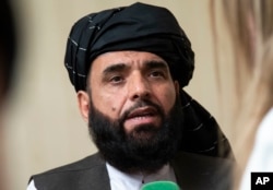 Suhail Shaheen, jubir Taliban di Doha, memberikan keterangan kepada media di Moskow, Rusia, 28 Mei 2019. (Foto: dok)