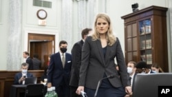 Bivša zaposlena u Fejsbuku i uzbunjivač Frensis Hojgen uoči svedočenja u Senatu (Foto: AP/Jabin Botsford/The Washington Post)