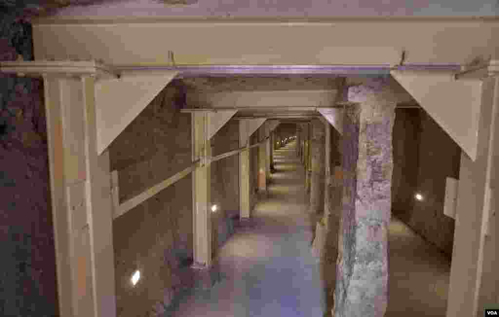 Walls were also reinforced with steel beams. (H. Elrasam/VOA)