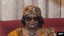 L'ancienne présidente du Malawi, Joyce Banda, devant les journalistes, le 28 avril 2018.