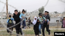 យោង​តាម​ការ​ស្ទាប​ស្ទង់​មតិ ជនជាតិ​ទួកគី​ភាគ​ច្រើន​លើស​លុប​ជំទាស់​​នឹងការ​ធ្វើ​​អន្តរាគមន៍​យោធា​នៅ​​ស៊ីរី ហើយ​ការ​ជំទាស់​បែប​នេះ​កំពុង​តែ​កើន​ឡើង។