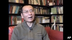 Liu Xiaobo saat diwawancarai di rumah kediamannya di Beijing, China, 6 Jan 2008. (Foto: dok).