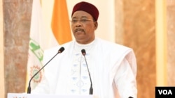 Le président Issoufou Mahamadou mardi lors de son passage télévisé, à Niamey, le 18 mars 2020. (Présidence Niger)