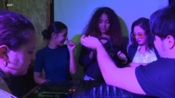 Place aux femmes dans le monde des DJ en Tunisie
