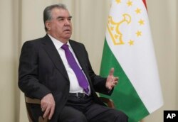 Emomali Rahmon 1994-yilda beri Tojikistonni boshqaradi