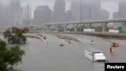 Вкрита водою автострада у Г’юстоні 