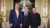 MM. Trump et Zelensky se sont longuement serré la main puis les trois hommes ont posé, l'air grave, devant les photographes dans un salon de l'Elysée, avant d'entamer leurs discussions à huis clos.