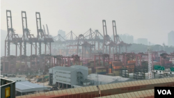 2025年2月16日，香港葵涌貨櫃碼頭。這裡曾是全球吞吐量最大的港口，但自2023年起已經跌出全球十大港口的名單。