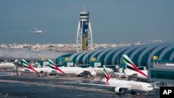 Bandara Internasional Dubai, Kamis (23/1) mengumumkan akan melakukan melakukan pemeriksaan terhadap rombongan turis China yang berpergian pada saat liburan Imlek. (Foto: dok).