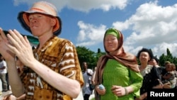 Warga Albino melakukan perayaan di Dar es Salaam, Tanzania (foto: dok).