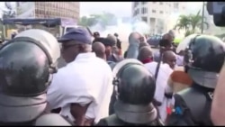 Des leaders de l'opposition interpellés suite à une manifestation contre le projet de nouvelle Constitution en Côte d'Ivoire (vidéo)