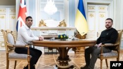 Ukraina Prezidenti Vladimir Zelenskiy Kiyevda Britaniya Bosh vaziri Rishi Sunak bilan xavfsizlik kafolatlari haqida shartnoma imzoladi, 12-yanvar, 2024-yil