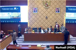 Komisi II DPR RI mengakhiri tes kepatutan & kelayakan calon komisioner KPU dan calon anggota Bawaslu, pada Kamis (17/2). (Foto: VOA/Nurhadi)