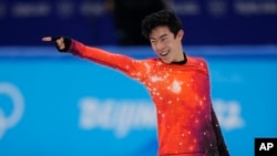 Nathan Chen, atlet figure skater asal Amerika Serikat, berkompetisi di kategori men's free skate program di Olimpade Musim Dingin Beijing, pada 10 Februari 2022. (Foto: AP/David J. Phillip)