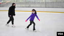 Bethany Brown learning new choreography with coach Adriana DeSanctis at Fairfax Ice Arena (Source: screenshot. VJ: Songlin Zhang)
