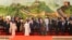 Foto dos líderes africanos que participam na cimeira China-Afrca 2024 juntamente com o anfitrião o Presidente chinês, Xi Jinping, e a espos,a Peng Liyuan, 4 setembro 2024