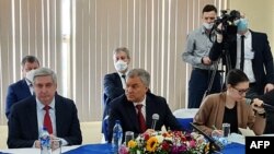El presidente de la Duma rusa (Cámara Baja del Parlamento), Vyacheslav Volodin, en el centro, habla en la Asamblea Nacional de Nicaragua en Managua, el 24 de febrero de 2022. 