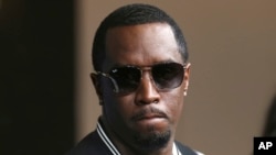 Sean Combs, figure incontournable de l’industrie musicale américaine, semble désormais en proie à son lourd passé marqué par l’agressivité et la domination selon les différentes plaintes.