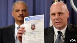 Tres permanecen prófugos, entre ellos Eduardo Ravelo, quien figura en la lista del FBI de los 10 fugitivos más buscados. Existe una recompensa de $ 100.000 dólares para quien de información que lleve a su arresto.