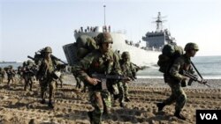 Latihan perang Angkatan Laut Korea Selatan di lepas pantai timur, diselenggarakan bersamaan dengan latihan Angkatan Udara di Pocheon.