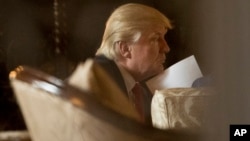 ترامپ باید در آغاز کار یک عضو دیوانعالی و دهها قاضی دادگاه های فدرال را برگزیند. 