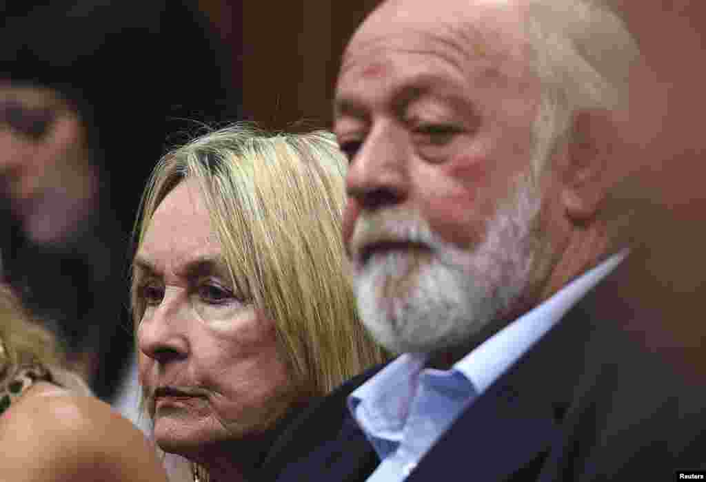 June and Barry Steenkamp, parents of Reeva Steenkamp, listen to the verdict for Oscar Pistorius at the North Gauteng High Court in Pretoria, Sept.11, 2014.&nbsp;