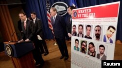 راد روزنستاین قائم‌مقام دادستان کل ایالات متحده آمریکا در نشست خبری روز جمعه درباره تحریم جدید این افراد توضیح می دهد. 