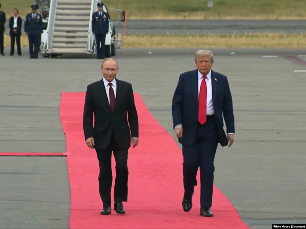 دیدار تاریحی دونالد ترامپ، رئیس جمهوری آمریکا، و ولادیمیر پوتین، رئیس جمهوری روسیه، در آلاسکا (جمعه ۲۴ مرداد ۱۴۰۴)