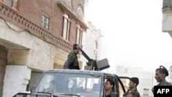 Binh sĩ Yemen tuần tra ở thủ đô Sanaa