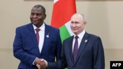 Le président centrafricain Faustin Archange Touadéra et son homologue russe Vladimir Poutine.