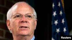 Thượng nghị sĩ thuộc đảng Dân chủ Ben Cardin thẳng thắn nêu lên vấn đề nhân quyền Việt Nam và bày tỏ quan ngại về việc Hà Nội bỏ tù hàng loạt các blogger và các nhà hoạt động chỉ vì họ thể hiện quan điểm cá nhân.