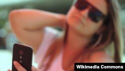 Credit card company MasterCard says selfies could replace passwords for online transactions.