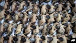 ARCHIVO - Presos en las cárceles de El Salvador ascienden a más de 100.000 tras el régimen de excepción.