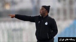 پیتسو موسیمانه پس از ۱۴ بازی شامل ۳ برد،۷ مساوی و ۴ باخت از استقلال جدا شد