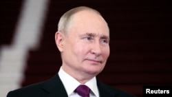 El presidente ruso Vladimir Putin asiste a una ceremonia de bienvenida en el Foro de la Franja y la Ruta en Beijing, China, el 17 de octubre de 2023. [REUTERS]