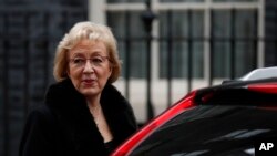 Andrea Leadsom,une fidèle parmi les fidèles de Theresa May, qui quitte le bateau de la première ministre britannique, dans la tourmente.