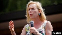 Kirsten Gillibrand le ganó a un republicano en una parte conservadora de Nueva York para llegar a la Cámara de Representantes en 2007, y llegó al Senado dos años después.