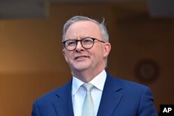 Perdana Menteri Australia Anthony Albanese berbicara kepada media di Canberra, Senin, 26 Juni 2023. (Foto: via AP)