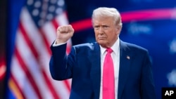 সিপ্যাক সম্মেনলন মঞ্চে প্রেসিডেন্ট ডনাল্ড ট্রাম্প। ফটোঃ ২২ ফেব্রুয়ারি, ২০২৫। 