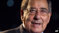 Bộ trưởng Quốc phòng Hoa Kỳ Leon Panetta mô tả các ca tự tử trong các lực lượng quân đội là một cơn dịch.