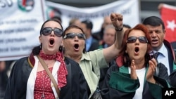 Turkish lawyers march in support of anti-government protests in Ankara, Turkey, June 12, 2013. 