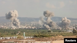 Чад се крева среде тековните прекугранични непријателства меѓу Хезболах и израелските сили, во Тир, јужен Либан, 23 септември 2024 година