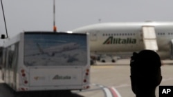 Un avion d'Alitalia à l'aéroport international de Fiumicino, en Italie, le vendredi 12 mai 2017. 